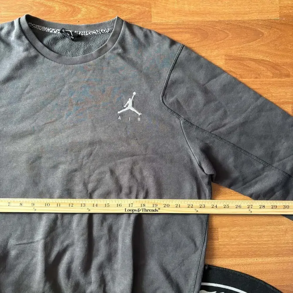 Jordan air crewneck